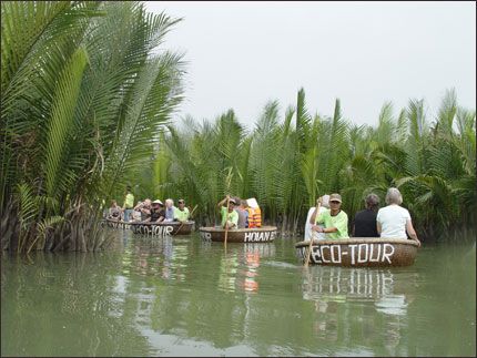 ECOTOURISM - POTENTIAL AND STRENGTH OF TOURISM INDUSTRY IN VIETNAM