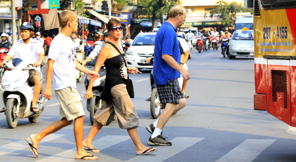 cross the street in Vietnam