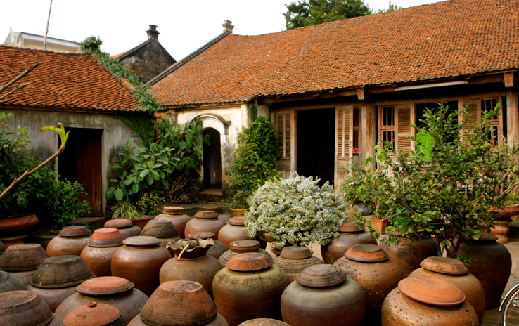 Duong Lam ancient house