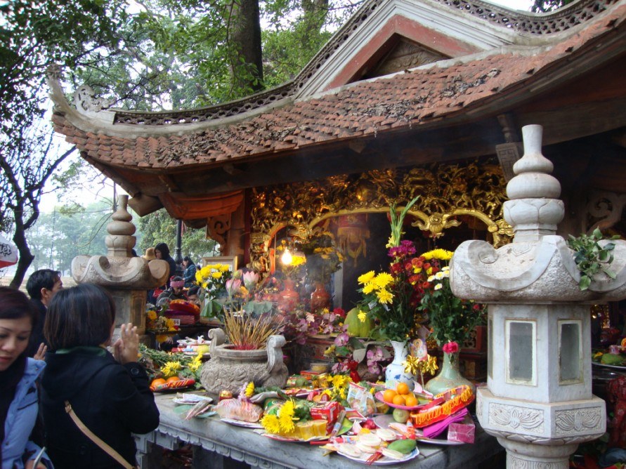 worshipping at Mia Pagoda